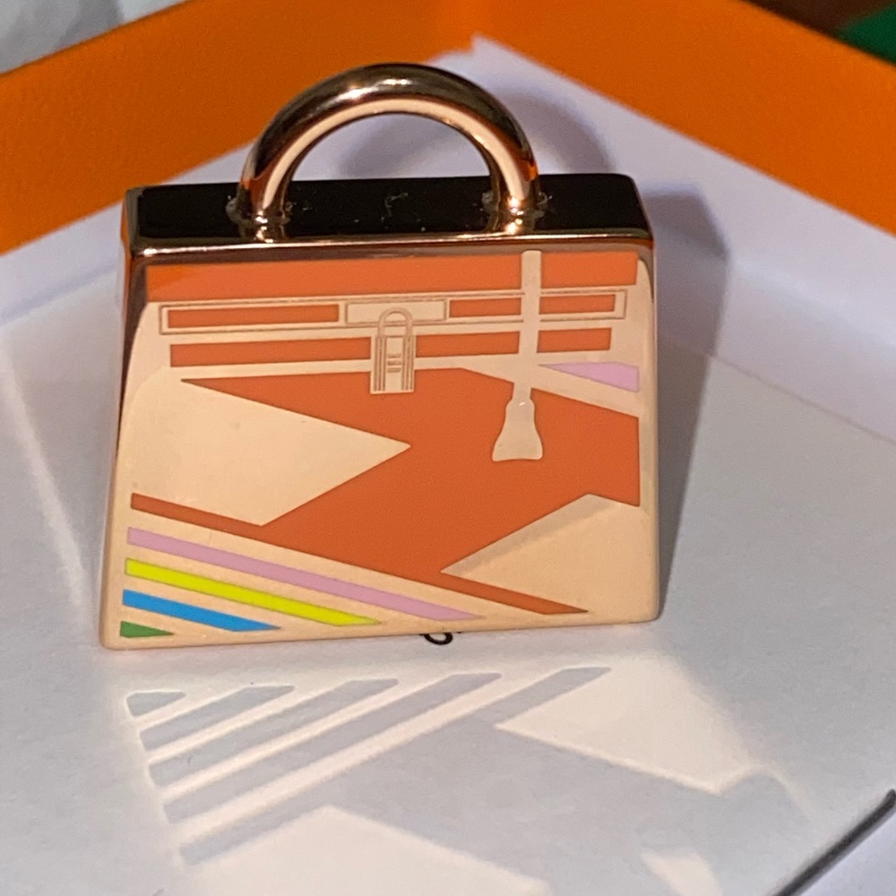 HERMÈS CURIOSITE KELLY LAQUE H
VIBRATION CHARM - Picture 12 of 16